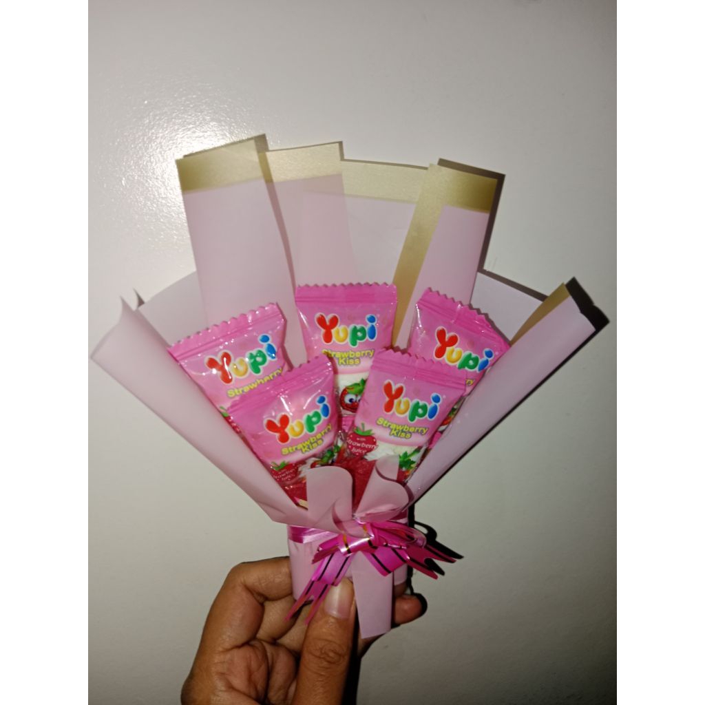 BUKET MINI PINK YUPI LOVE STRAWBERRY