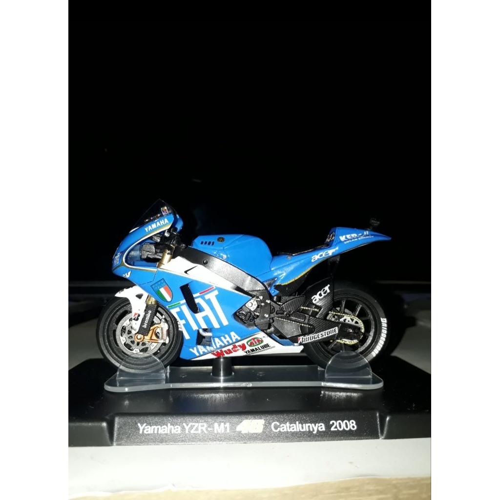 Diecast Moto GP Yamaha YZR M1 Livery GP Catalunya 2008 Valentino Rossi #46 Leo Models Skala 1 : 18