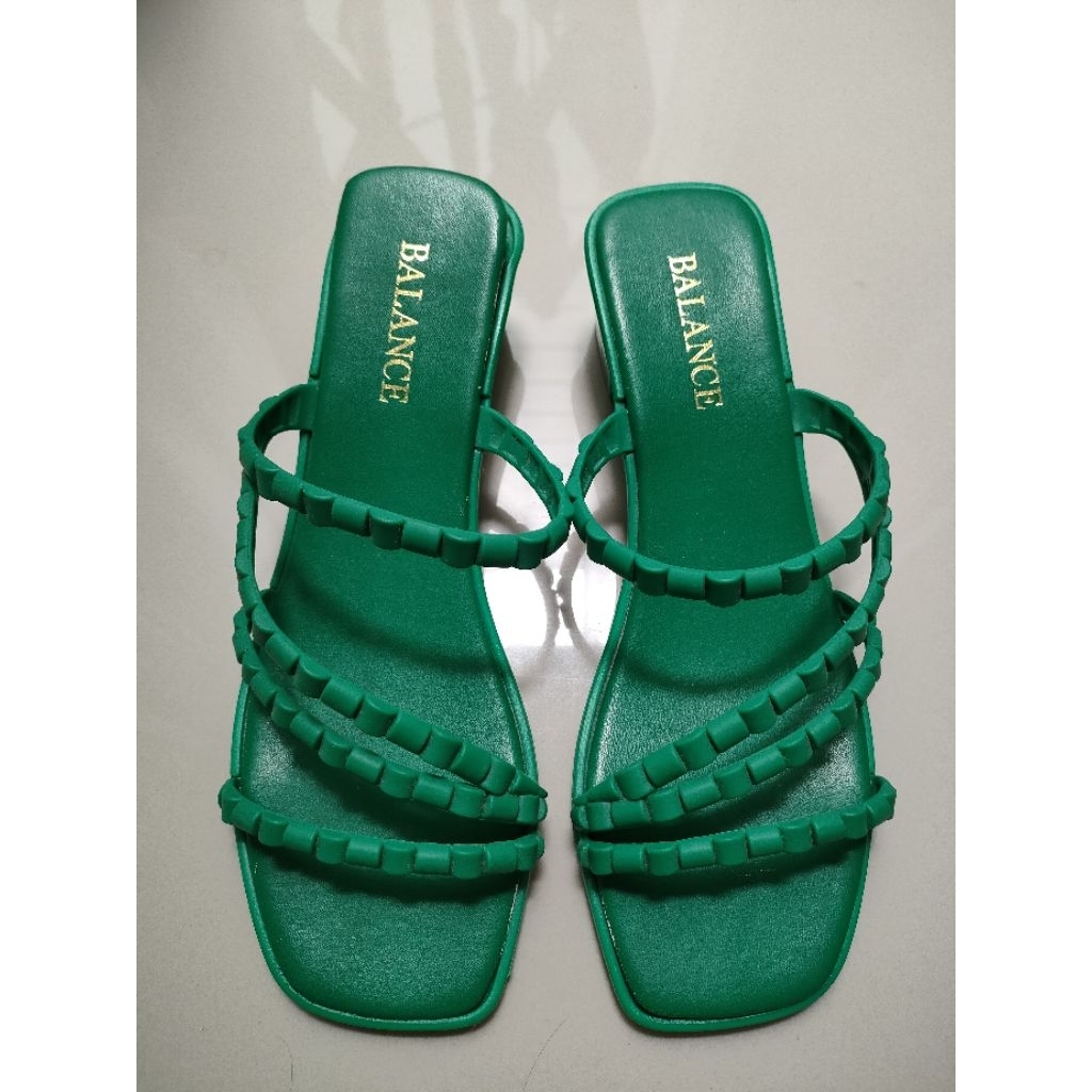 Sandal Karet Hijau Hak Tahu | Balance