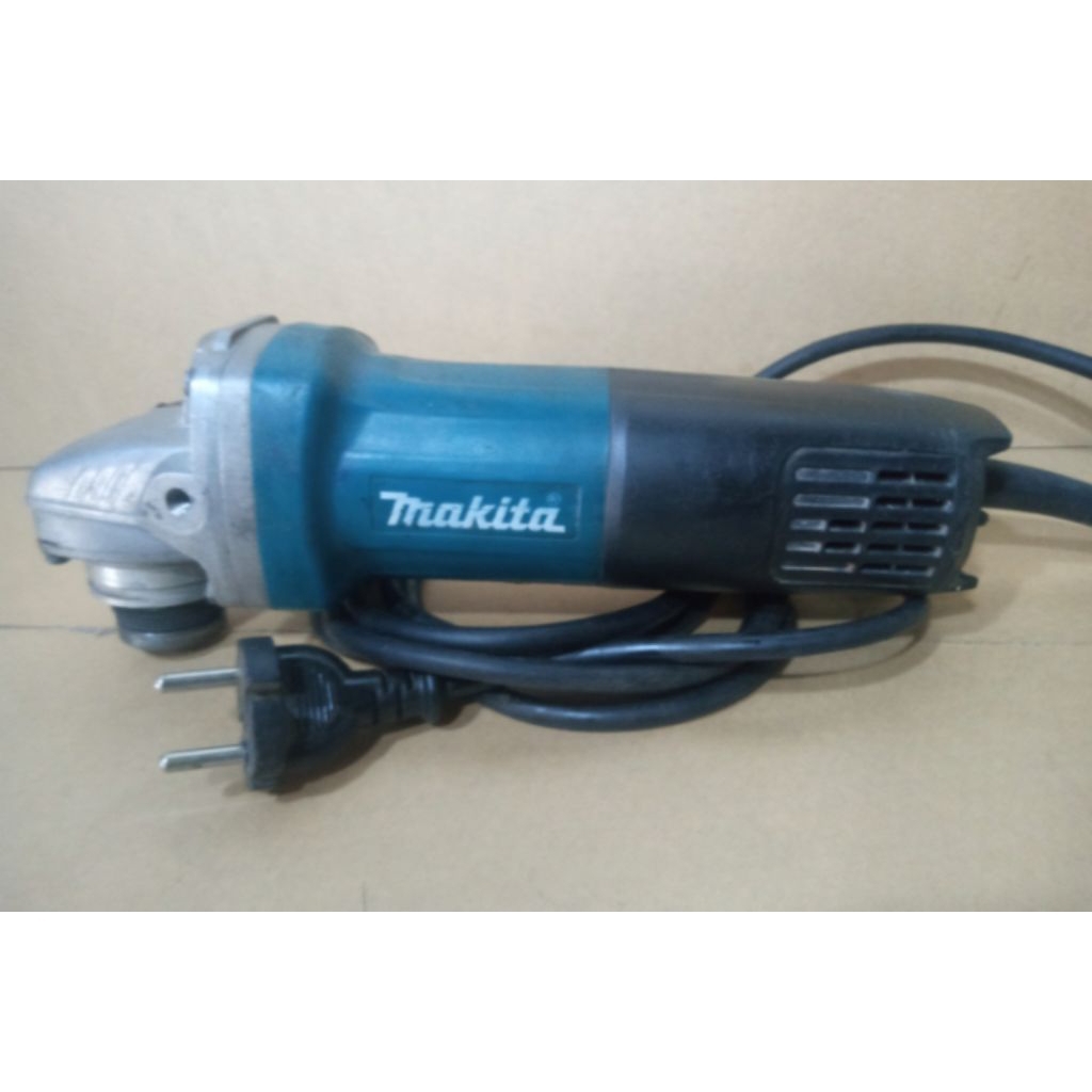 Mesin Gerinda MAKITA 9553B ( Second )