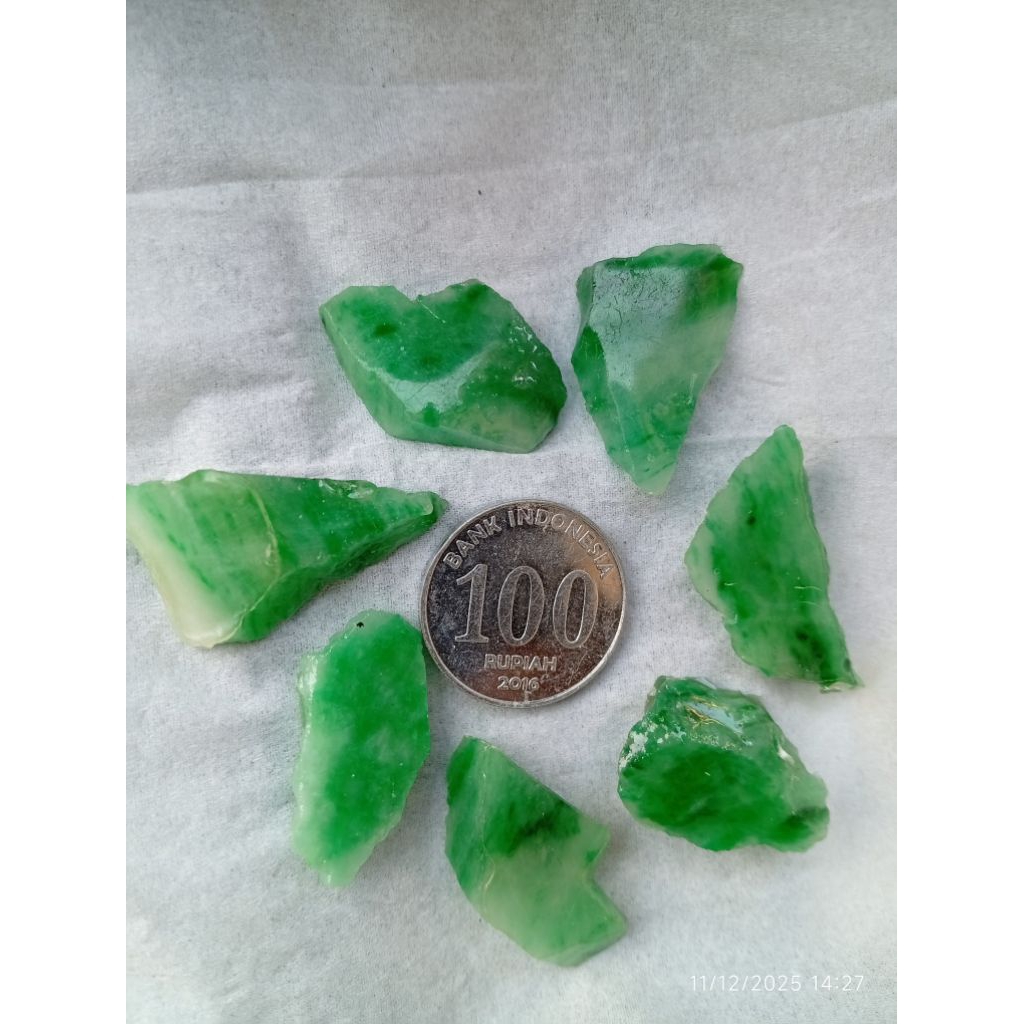 Rought Natural Jadeite Jade/Bahan Giok Burma Myanmar