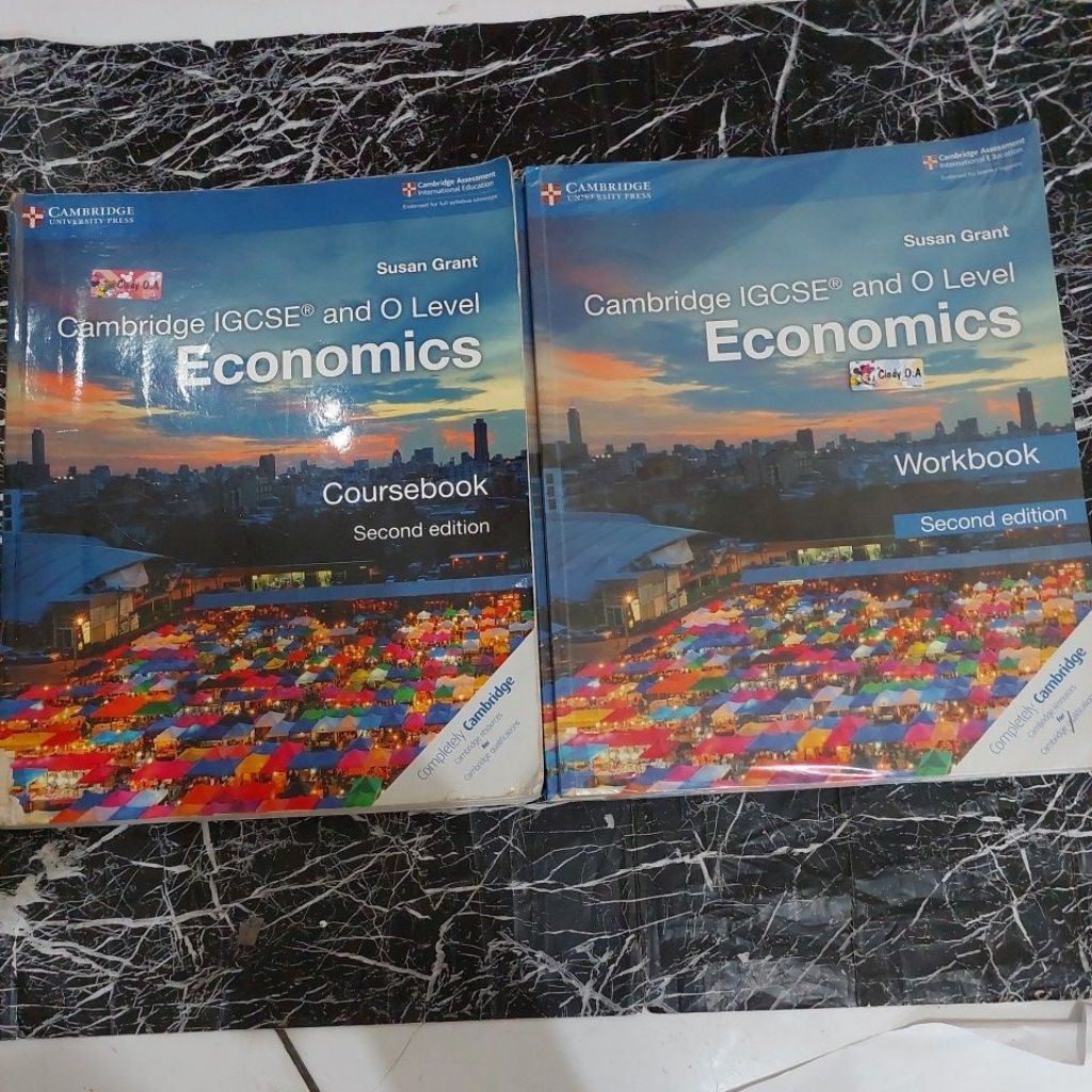 CAMBRIDGE IGCSE AND 0 LEVEL ECONOMICS COURSEBOOK DAN WORKBOOK SECOND EDITION