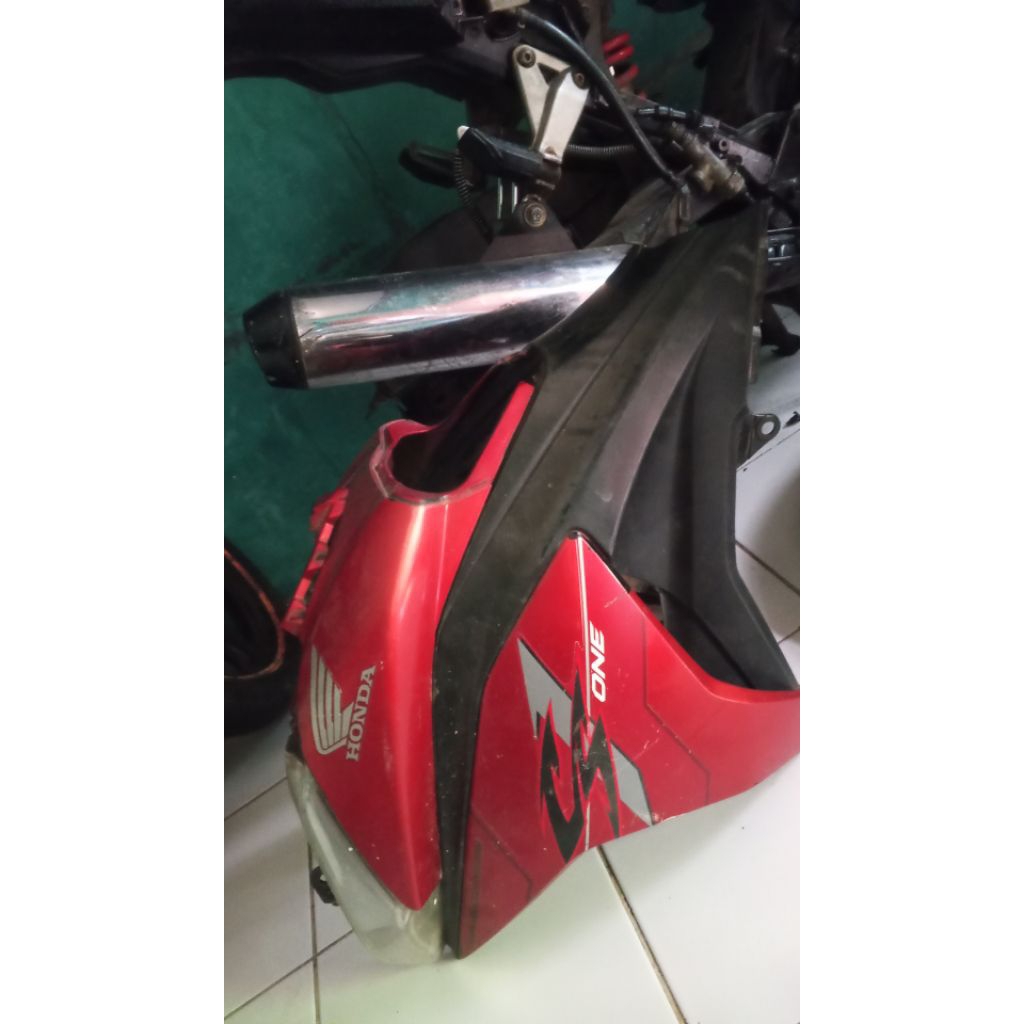 body depan ori Honda cs one
