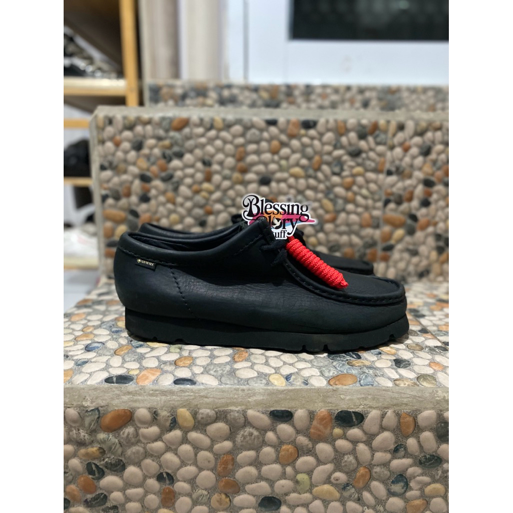 clarks wallabee goretex leather