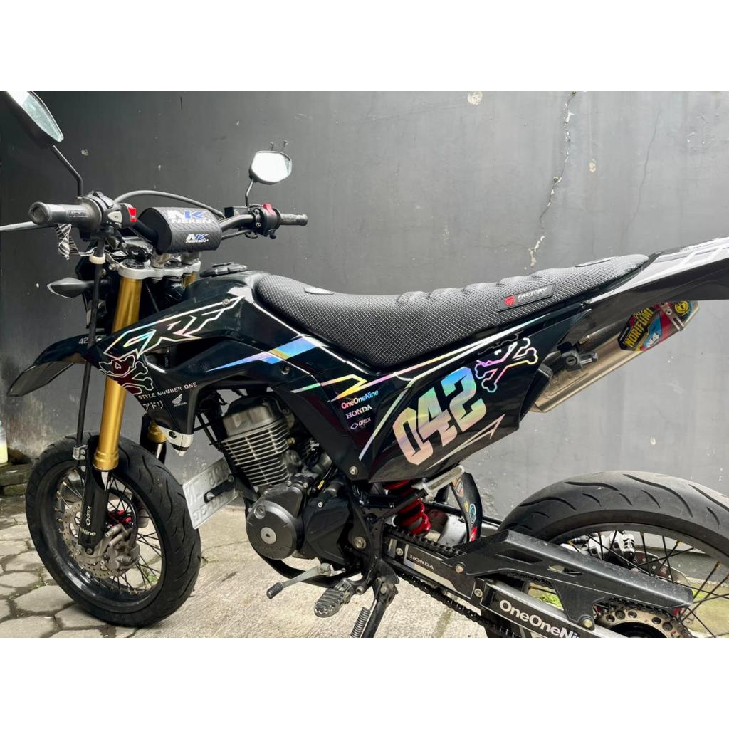 Decal CRF 150L hitam full hologram pelangi bebas custom