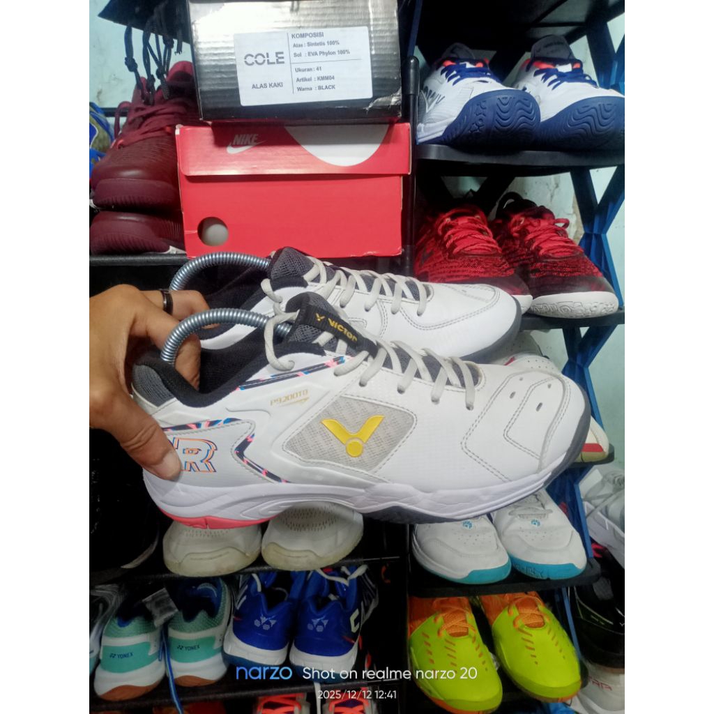 sepatu victor P9200TD