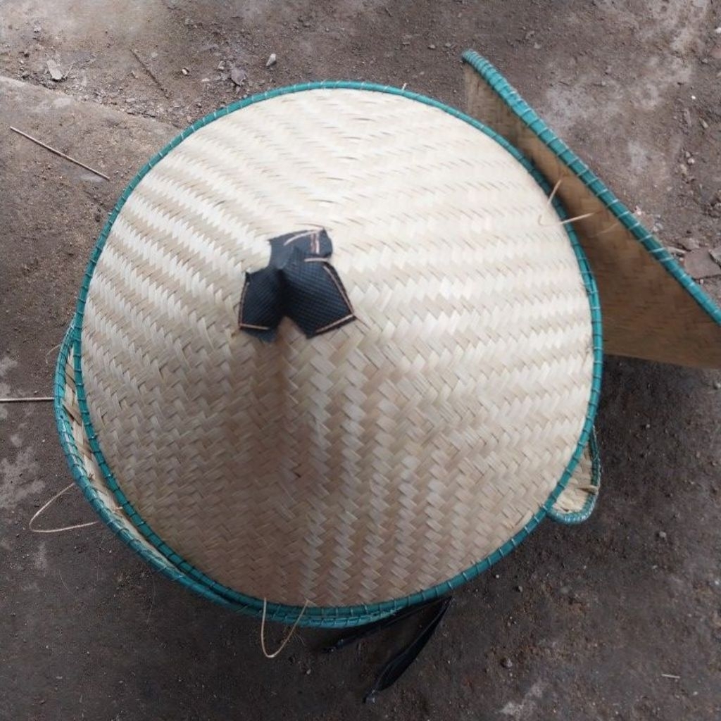 Topi capil/ Caping bambu tani