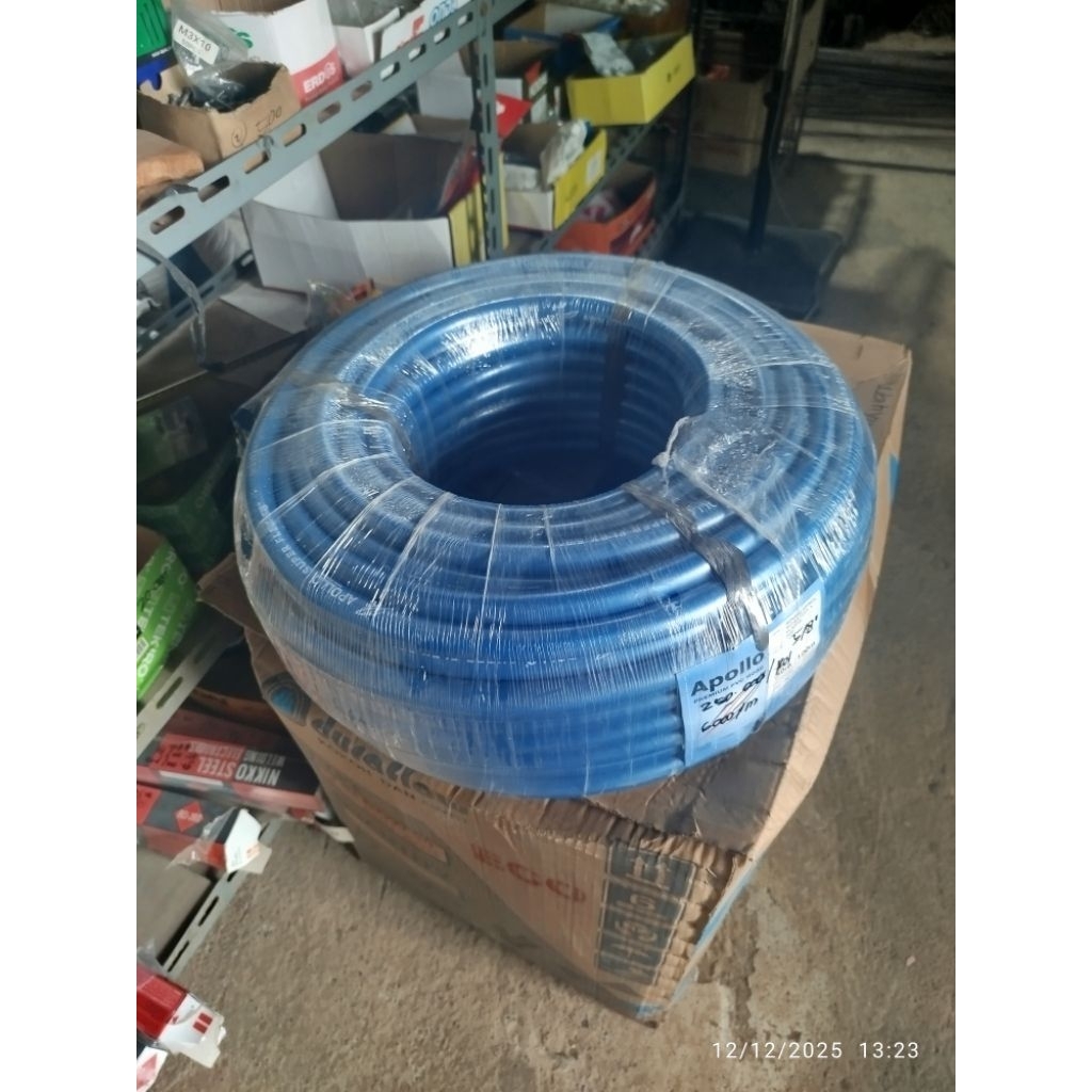 Selang air per satu meter