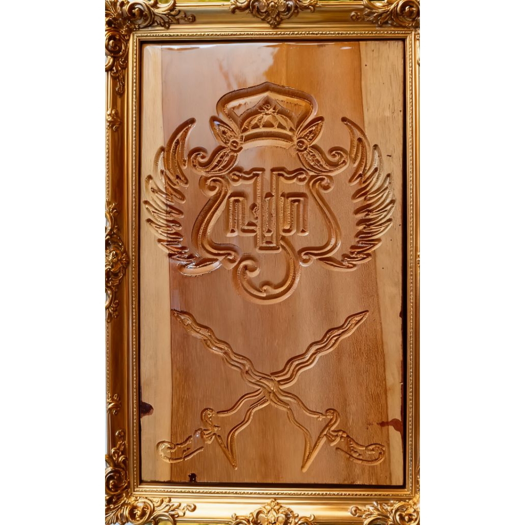 ukiran kayu jati logo logo karakter