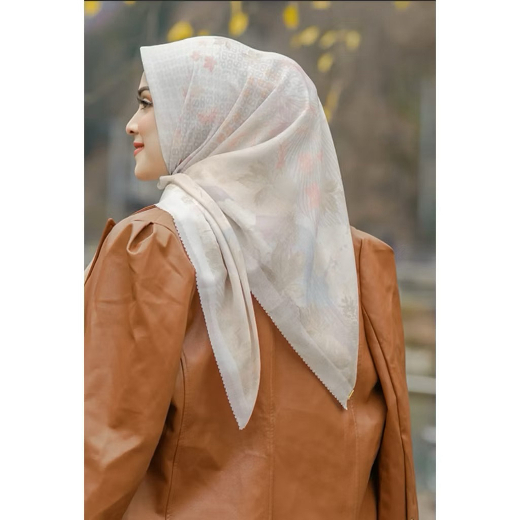 PRELOVED Buttonscarves Iseltwald Snow Lengkap With Box