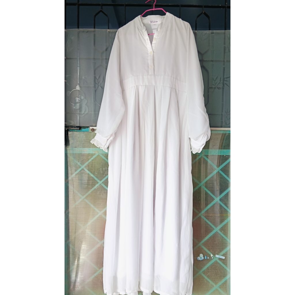 (preloved) hijab alila Shaffiya gamis putih