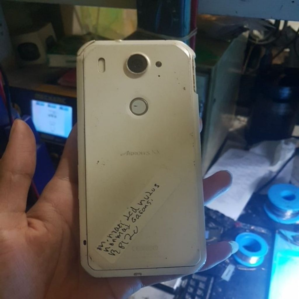 Fujitsu Arrows NX F-02G (baca deskripsi)
