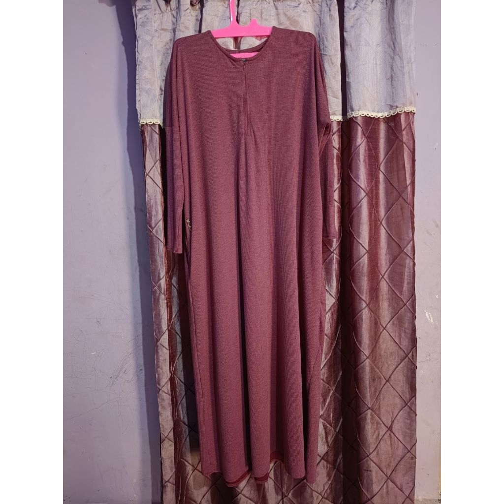 seline abaya rasbery yoora sarah