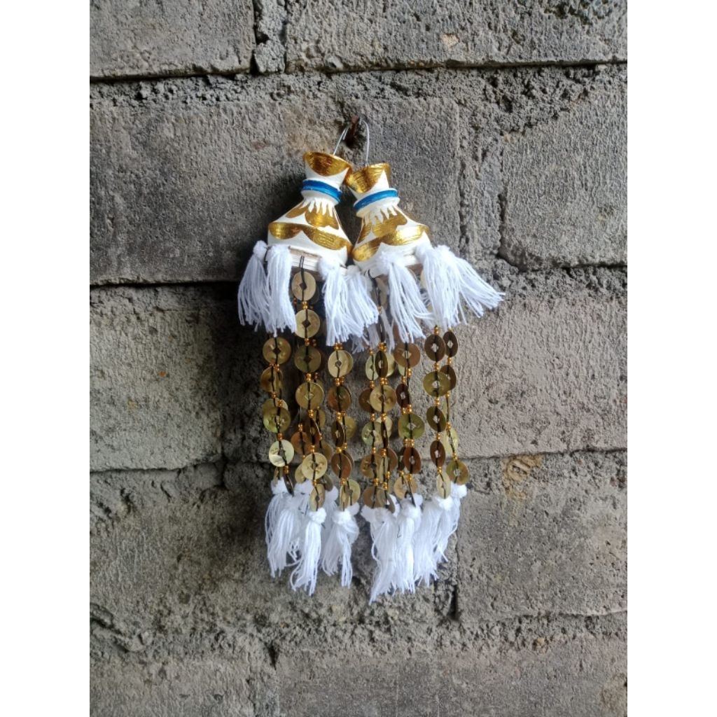 sampian gantung pis bolong