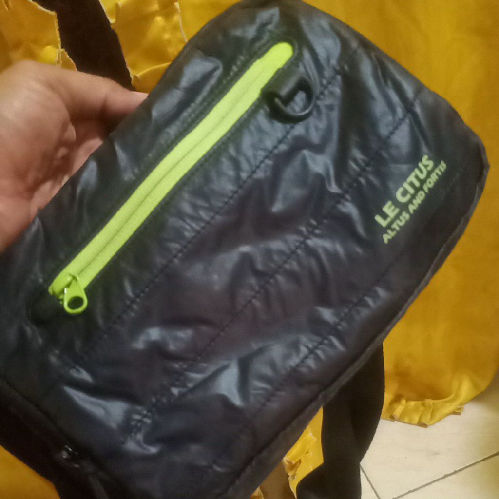 sling bag lecaf second original like new