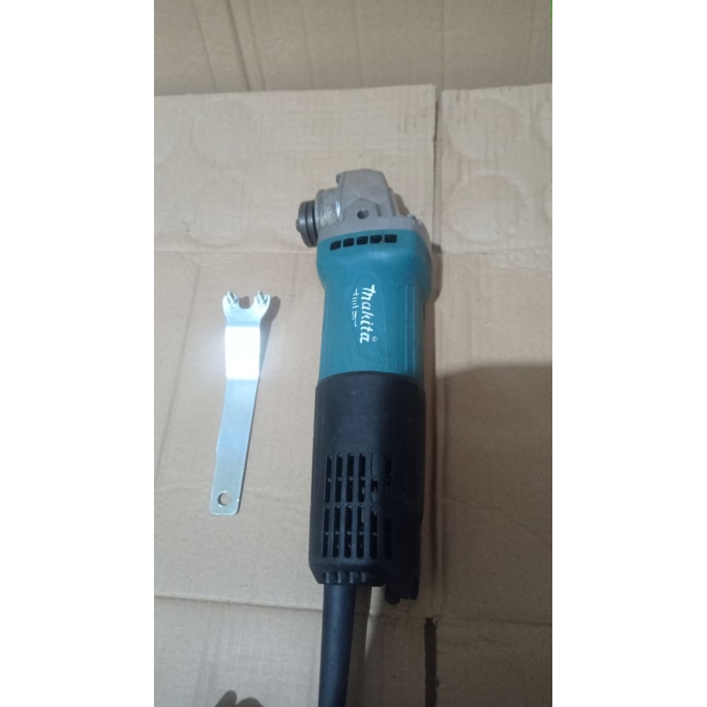 Gerinda MAKITA M0910 Saklar bawah Second mulus