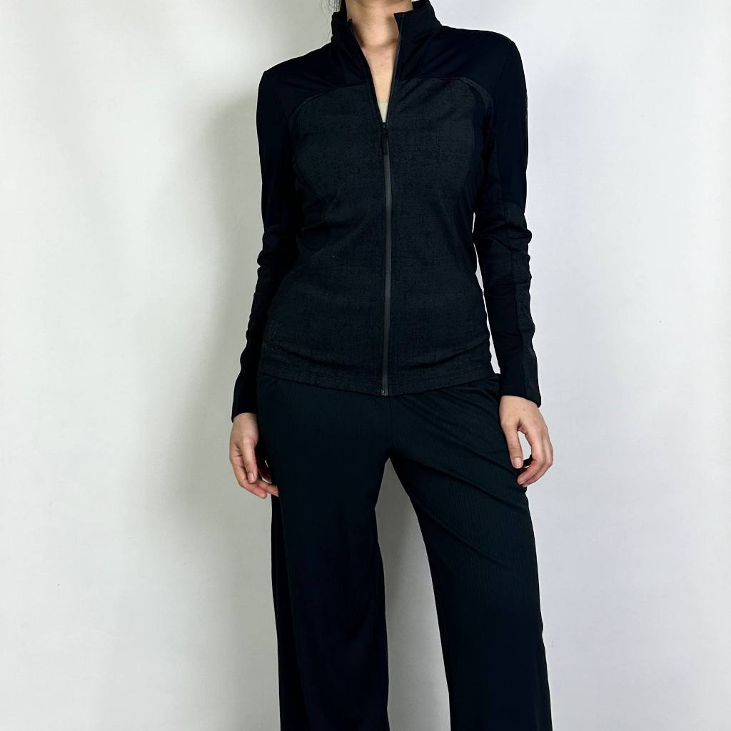 jaket wanita Blackyak size S (seperti baru) 100% original 131225E