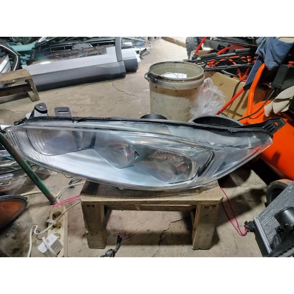 Headlamp LH/Kiri Ford Fiesta Tahun 2014-2017 Original Part Di RJM