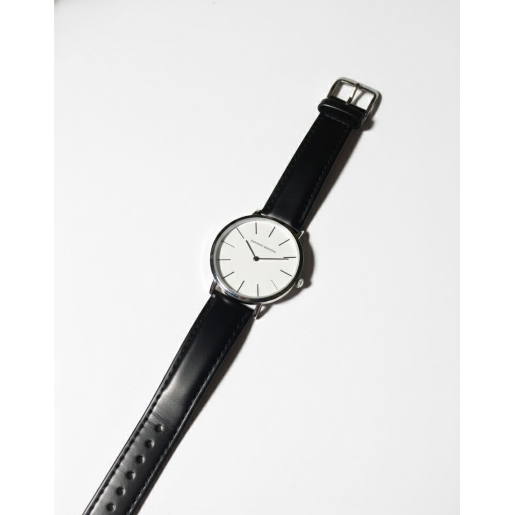 Jam tangan Hannah Martin