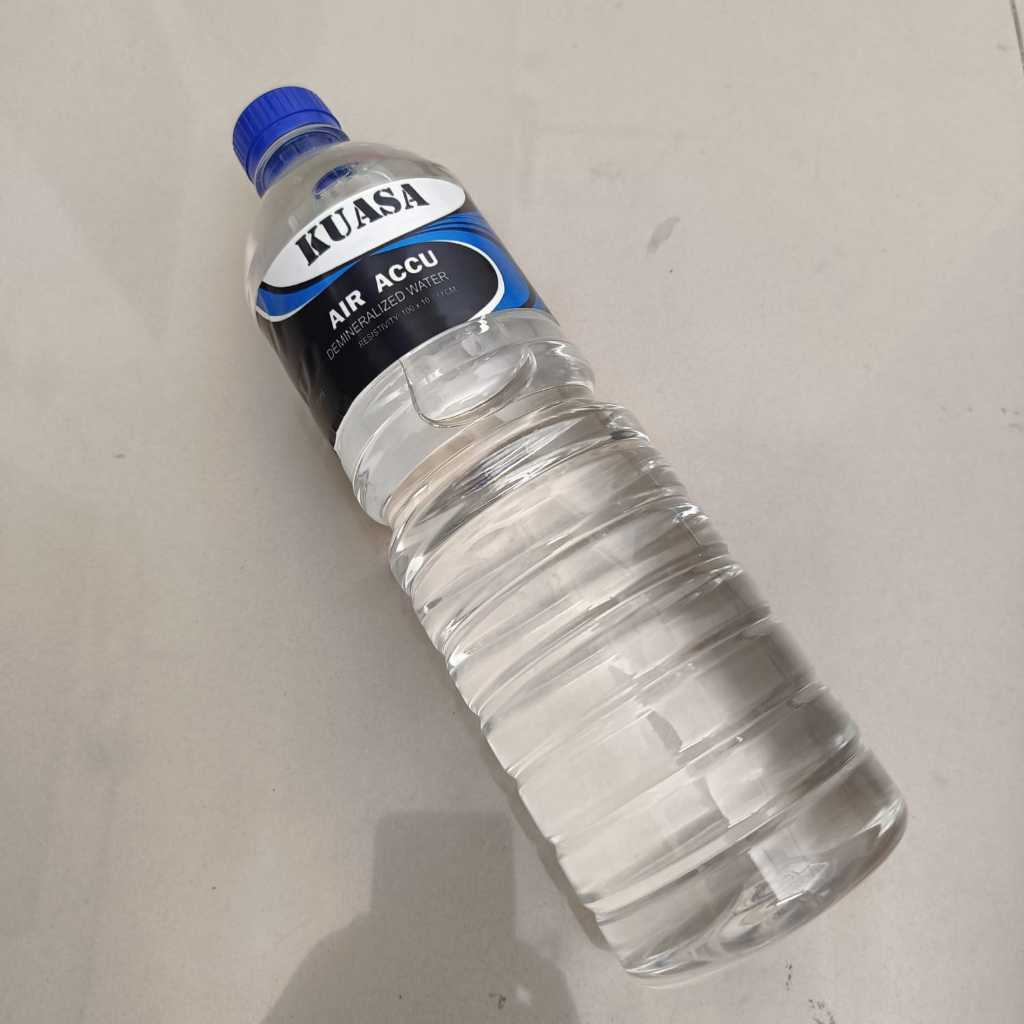 Air Aki Accu Biru Kuasa Bukan Yuasa Demineralized Water 1000ml 1 Liter Air Aki Accu Basah Motor Mobi