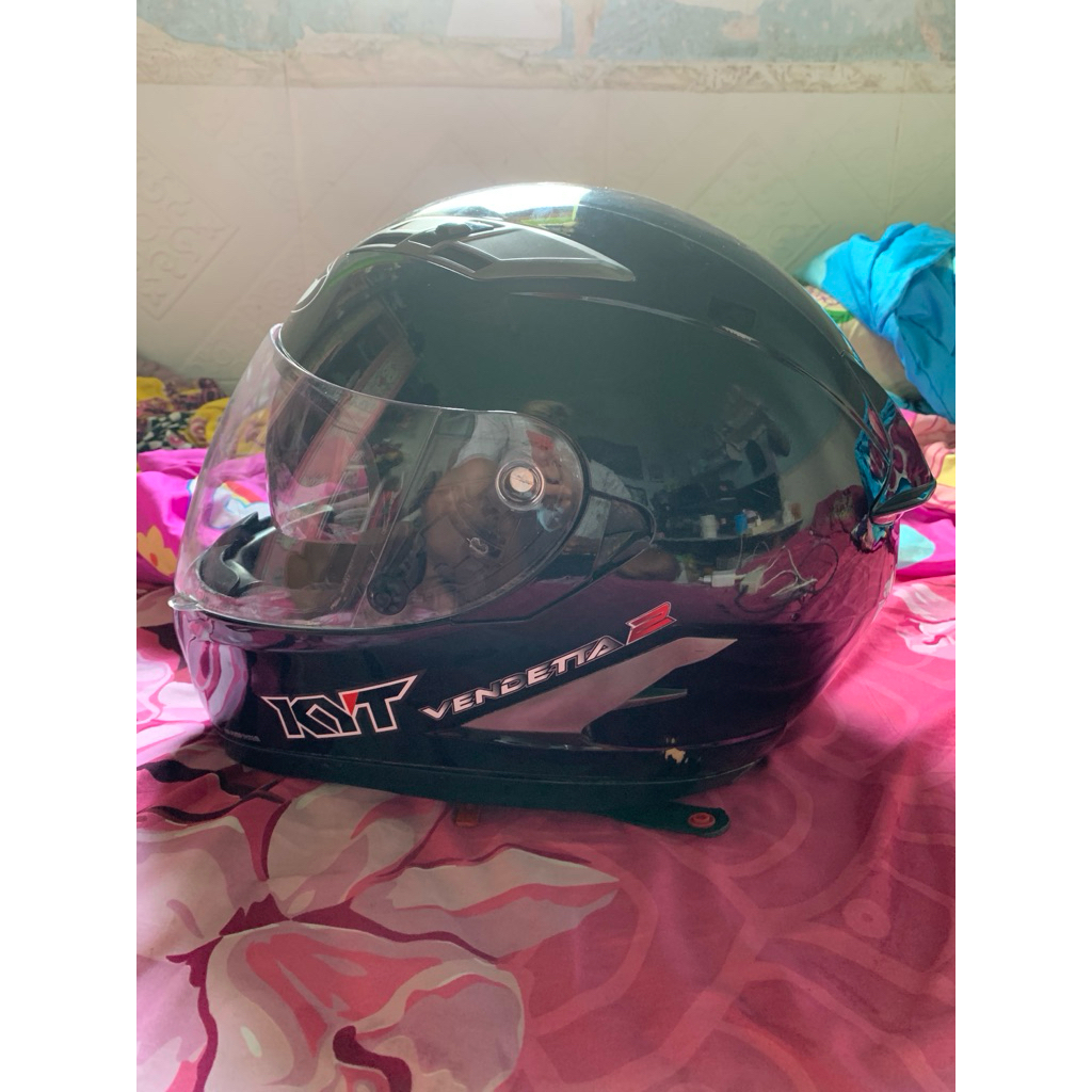 helm KYT Vendetta 2,