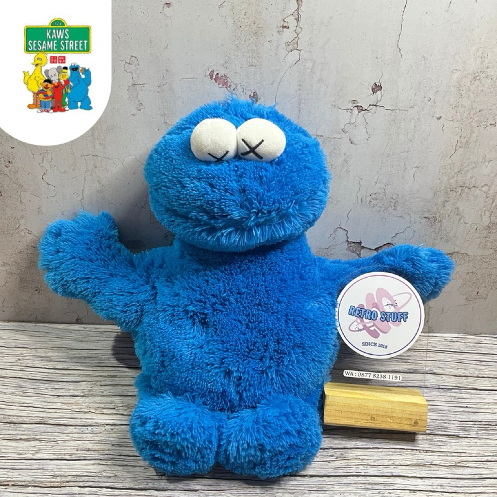 Boneka Sesame Street Cookie Monster Kaws X Uniqlo Original Japan