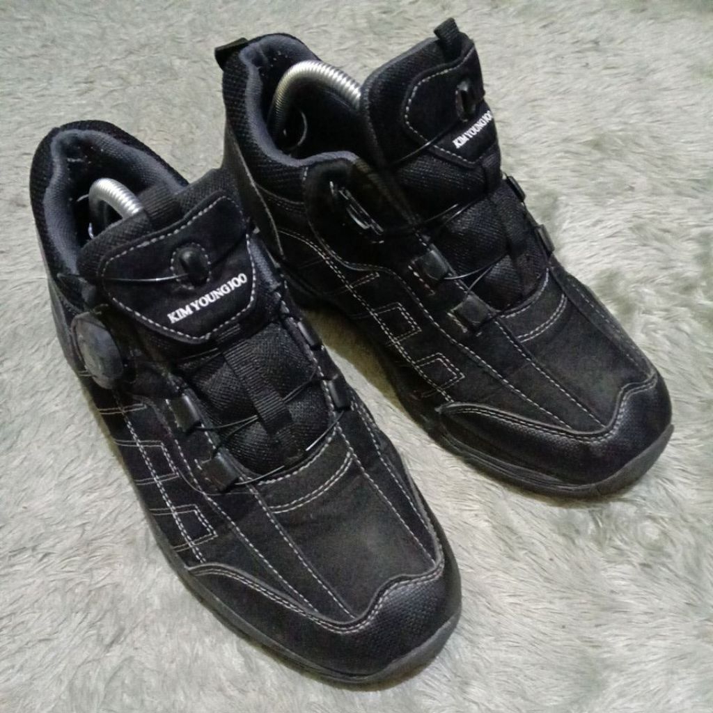 Sepatu Kerja Outdoor Indoor BOA System Kim Young Joo size 40 insole 25 cm