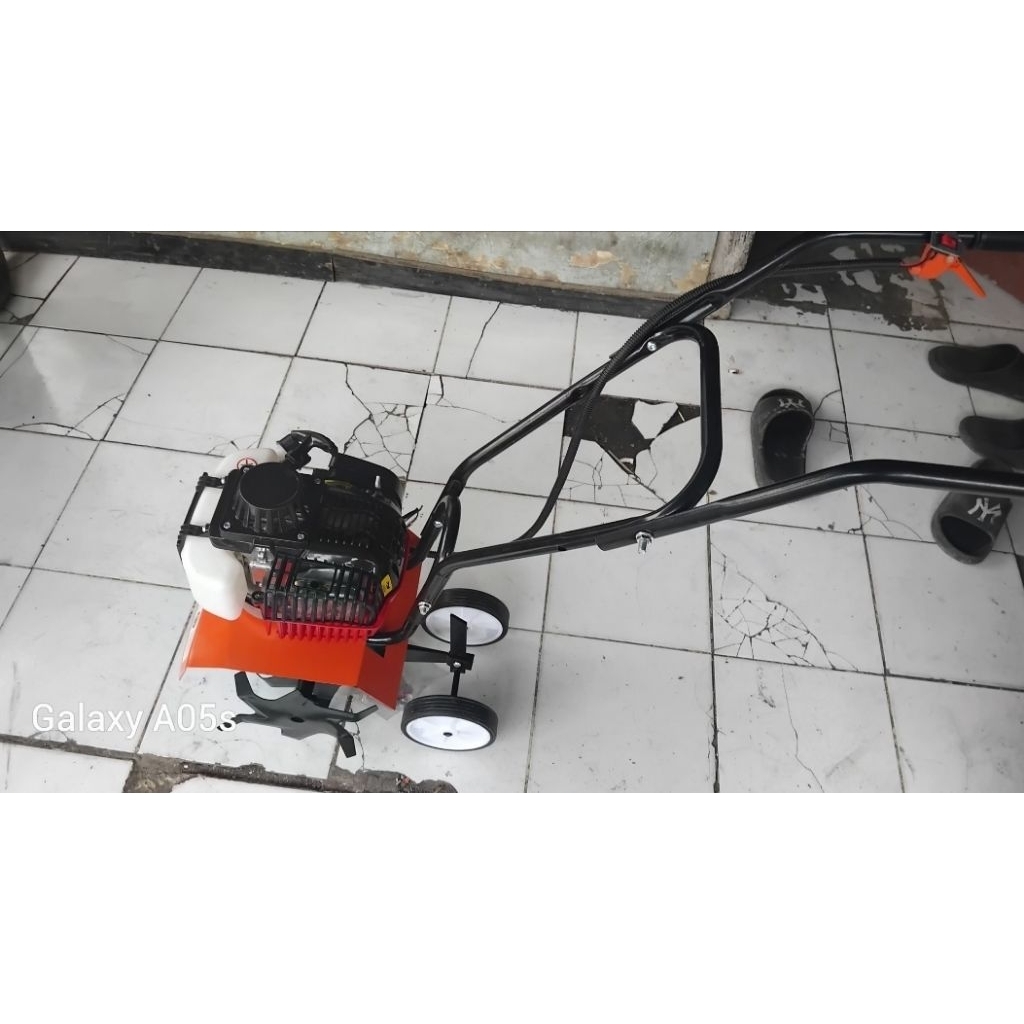 TRAKTOR MINI KEBUN/MESIN BAJAK MINI REAIM 4 tak