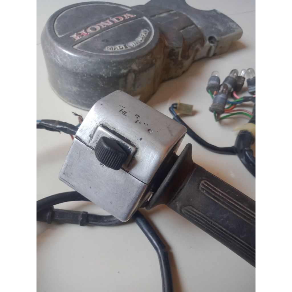 Holder kanan astrea grand engkel original