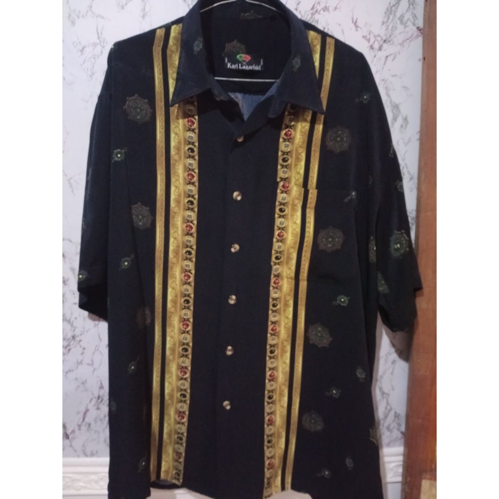 Kemeja Karl Lagerfeld bekas