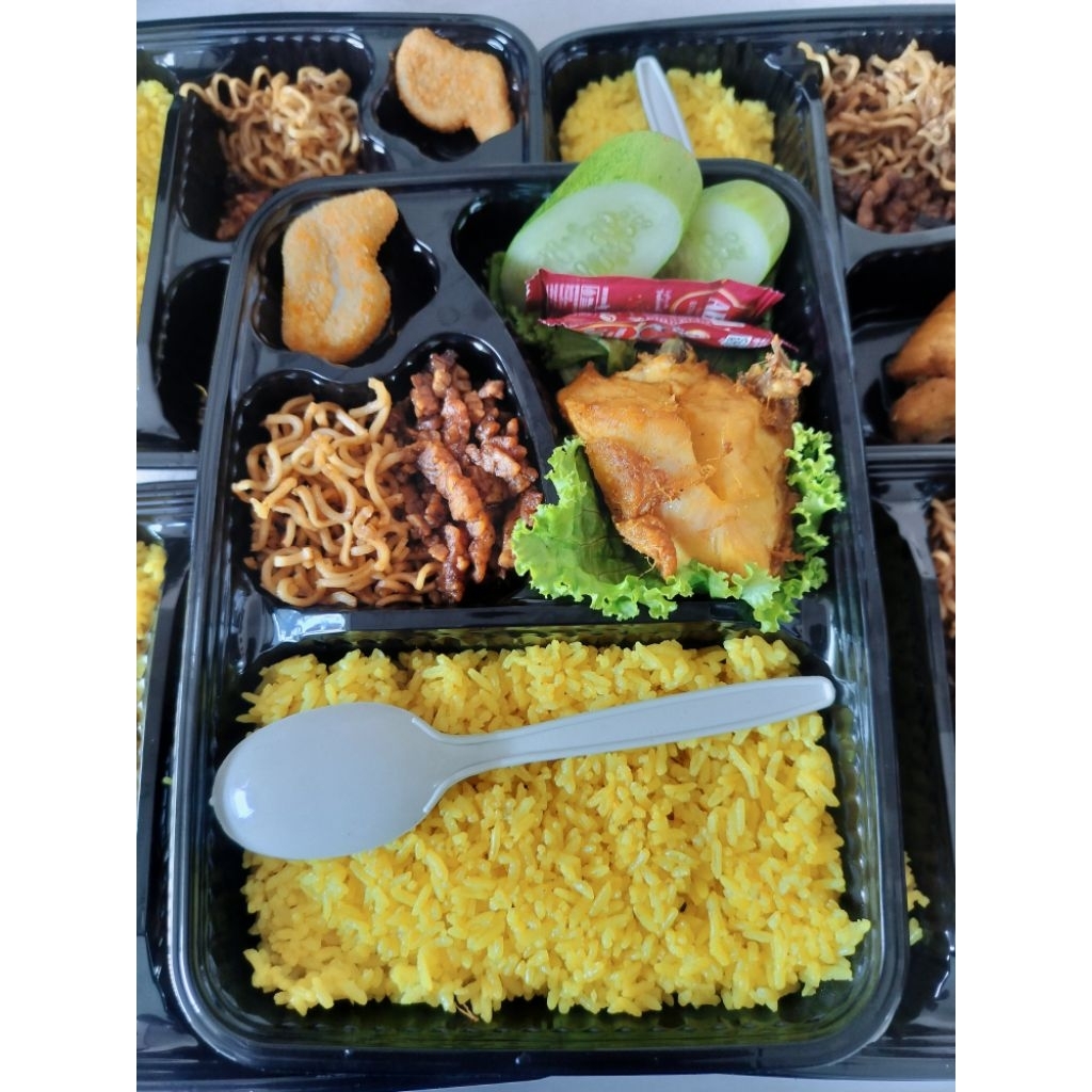 Terlaris Nasi kuning bento komplit
