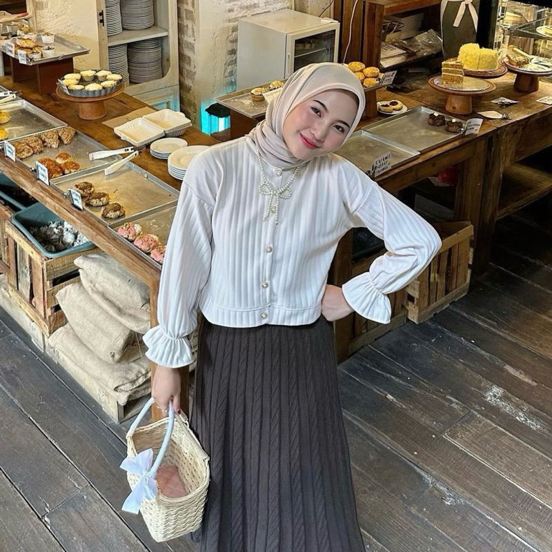 NEW PROMO  Outer vintage premium wanita knit hornet kekinian / Cardigan crop kancing jamur knit prem