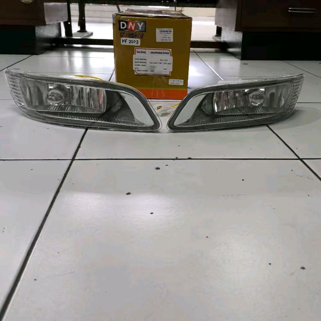 Foglamp lampu kabut set kanan kiri Toyota Kijang Kapsul EFI tahun 2003 DNY