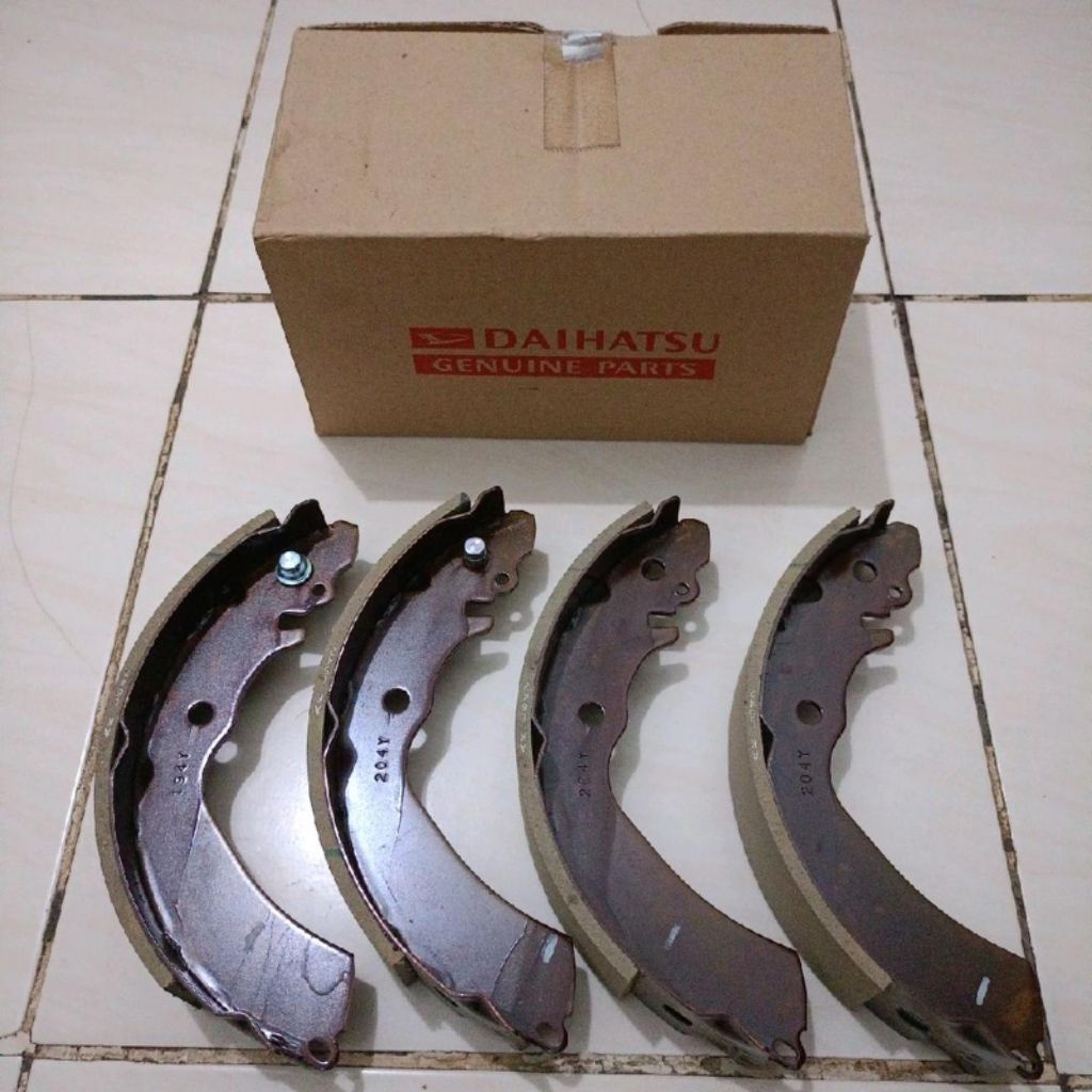 Kampas rem belakang avanza,kampas rem belakang xenia,brake shoe avanza/xenia,sepatu rem belakang xen