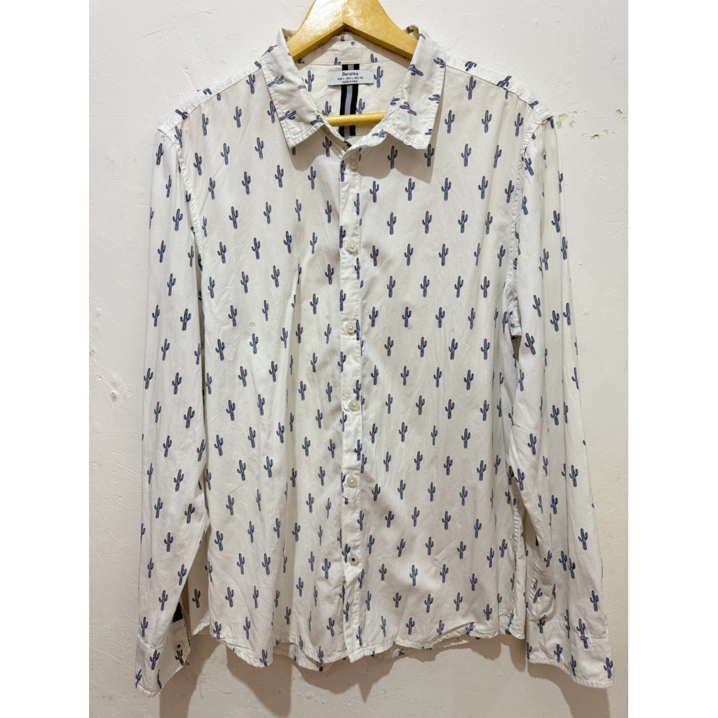 Preloved kemeja Bershka motif kaktus pria