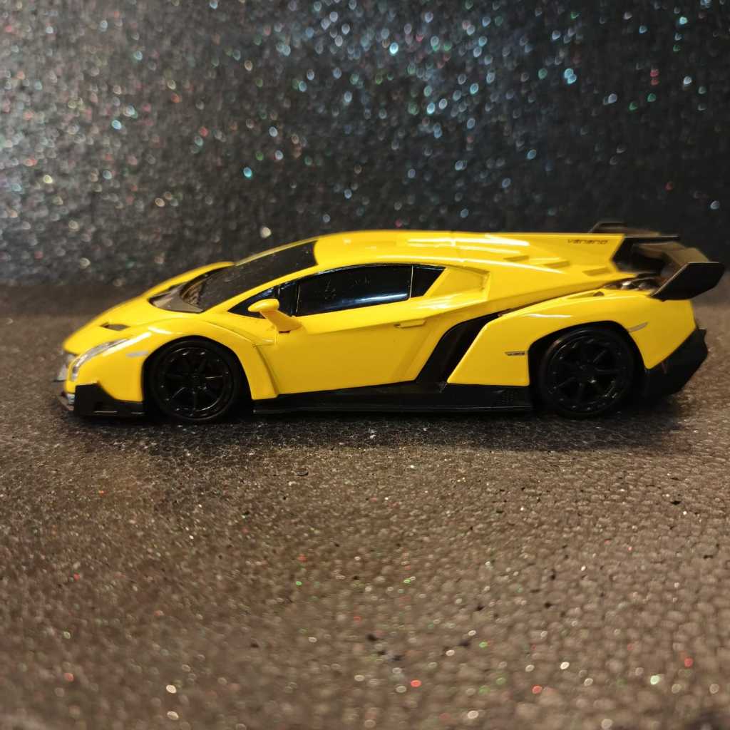 DIECAST MOBIL LAMBORGHINI VENENO BRAND MINISO ORIGINAL LICESNSE bisa menyala dan bersuara