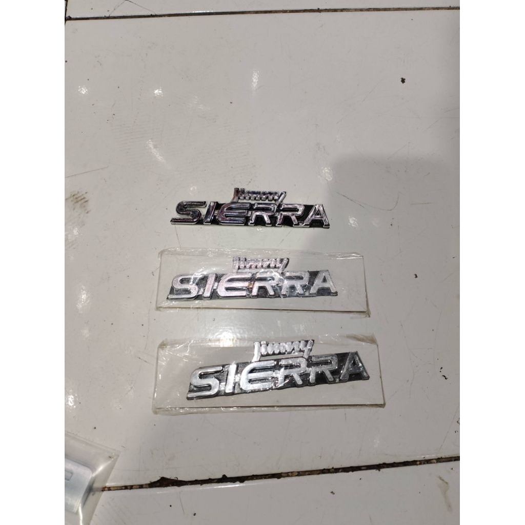 Emblem Jimny Sierra model hurup timbul croome untuk mobil Jimny Sierra