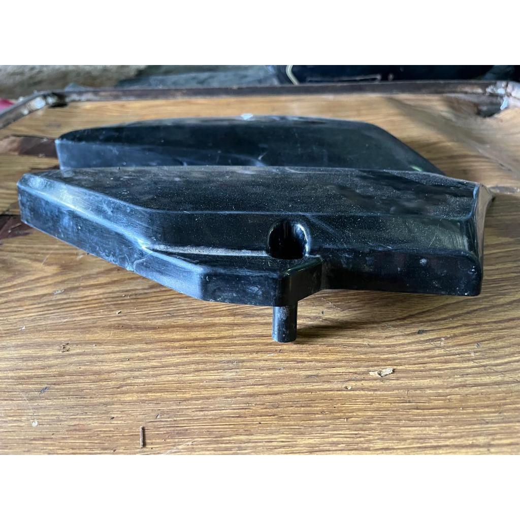 Box Tutup Aki Suzuki TRS Original / 1378K2