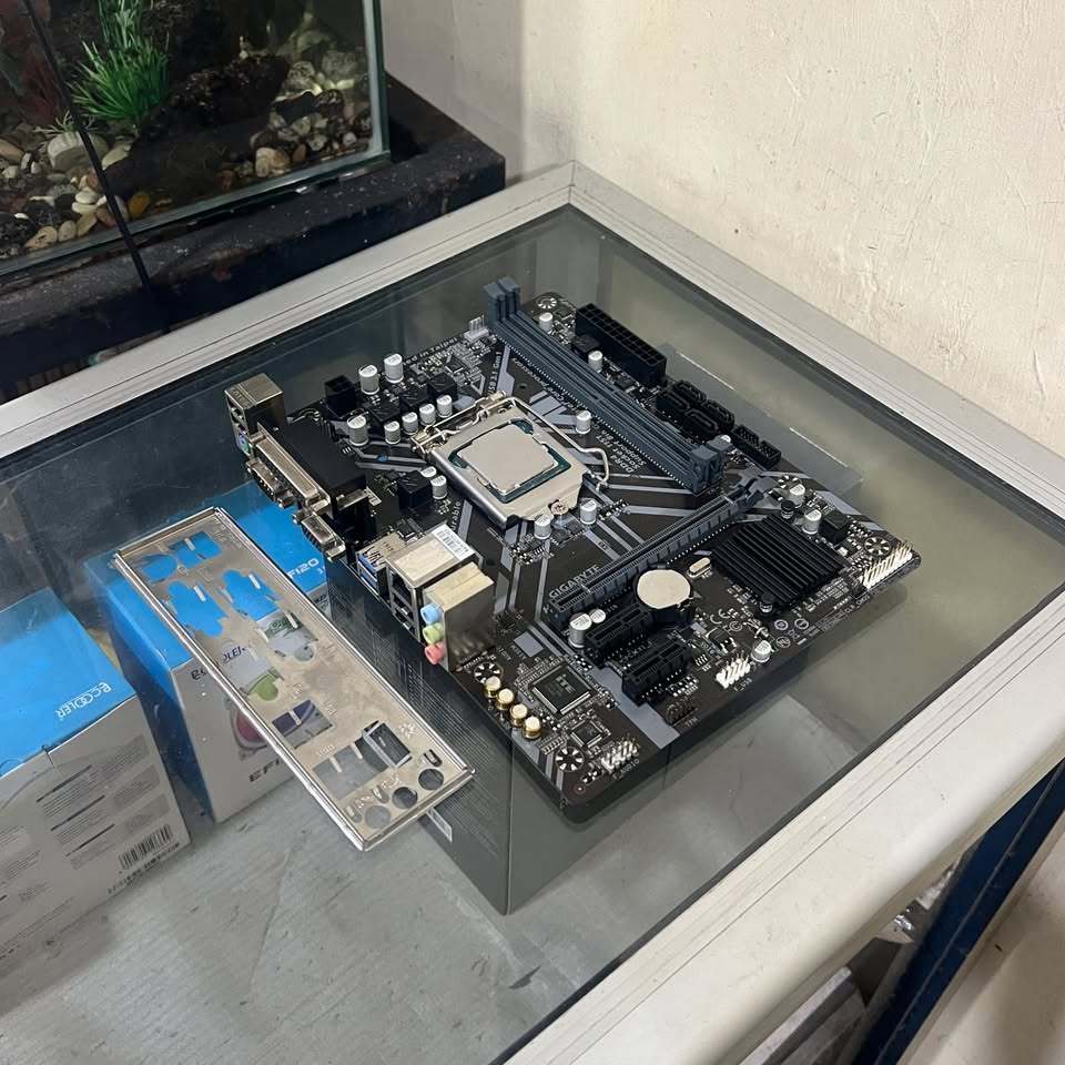 Paket Mobo Gigabyte H310M + Intel i3 9100F/ Normal tested/ Tanpa Minus/ Unit Only