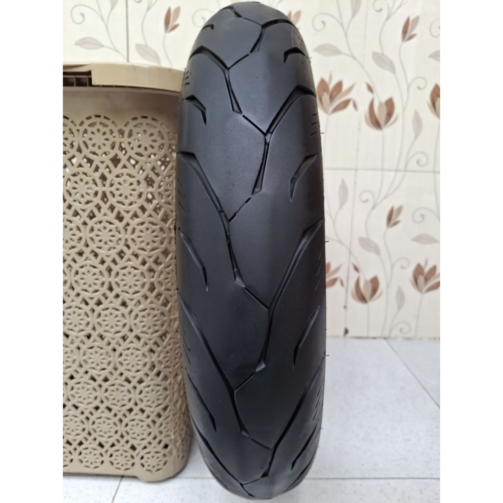 Ban uk 110/70 ring 17 cst migra kondisi joss . ban tubles import