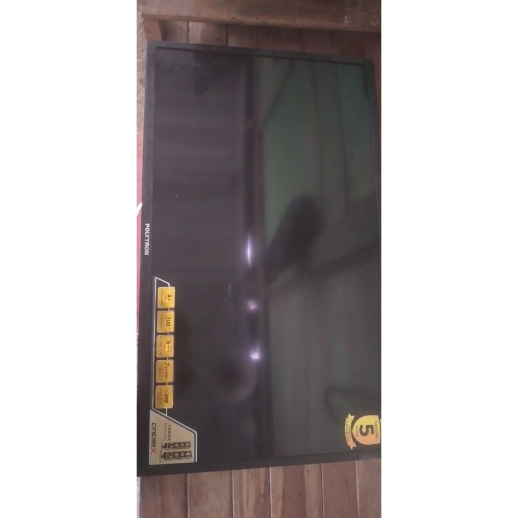 PANEL LAYAR 32T1500 POLYTRON