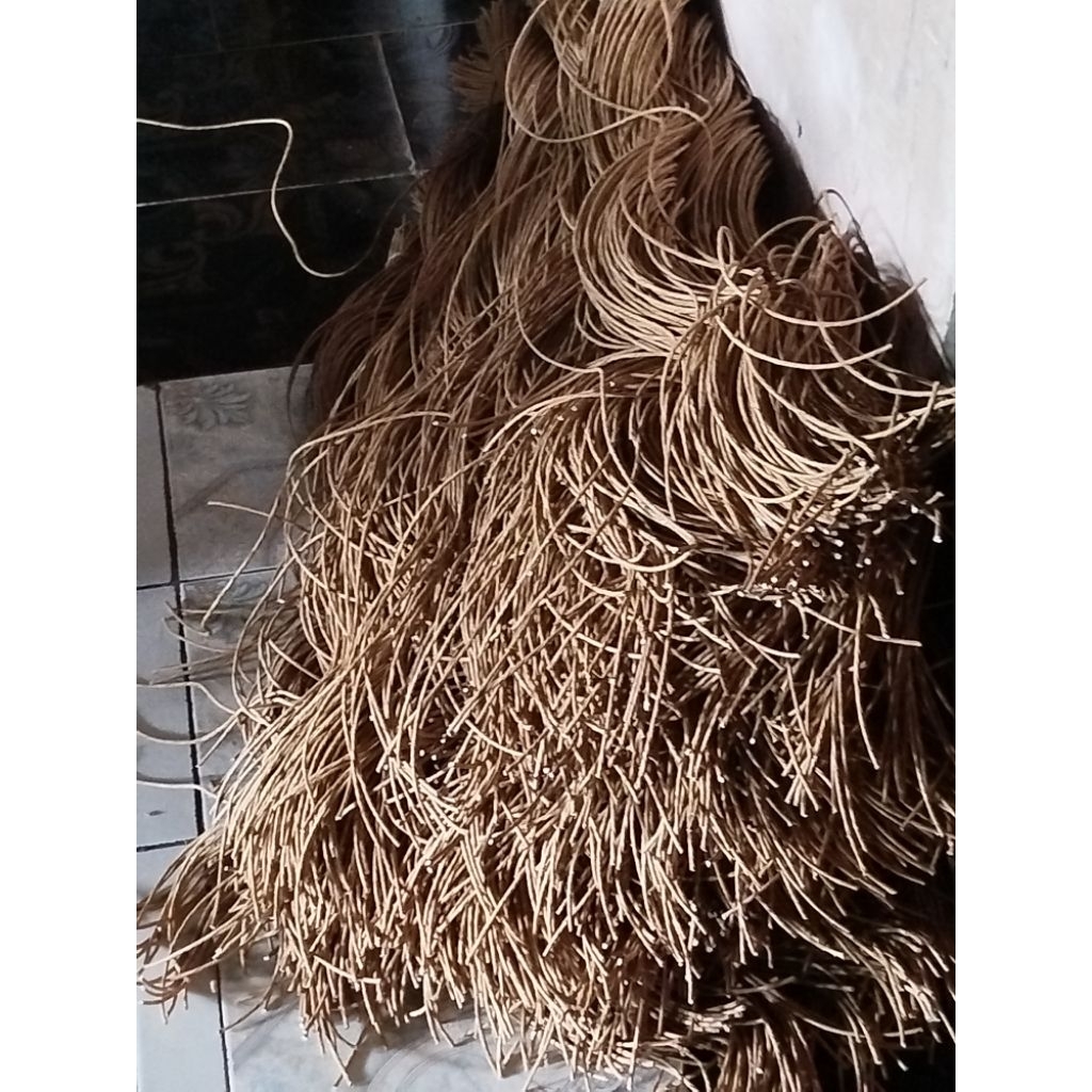 tali paperbag kertas.panjang diameter 2 / 3 mm.1ikat/1kilo