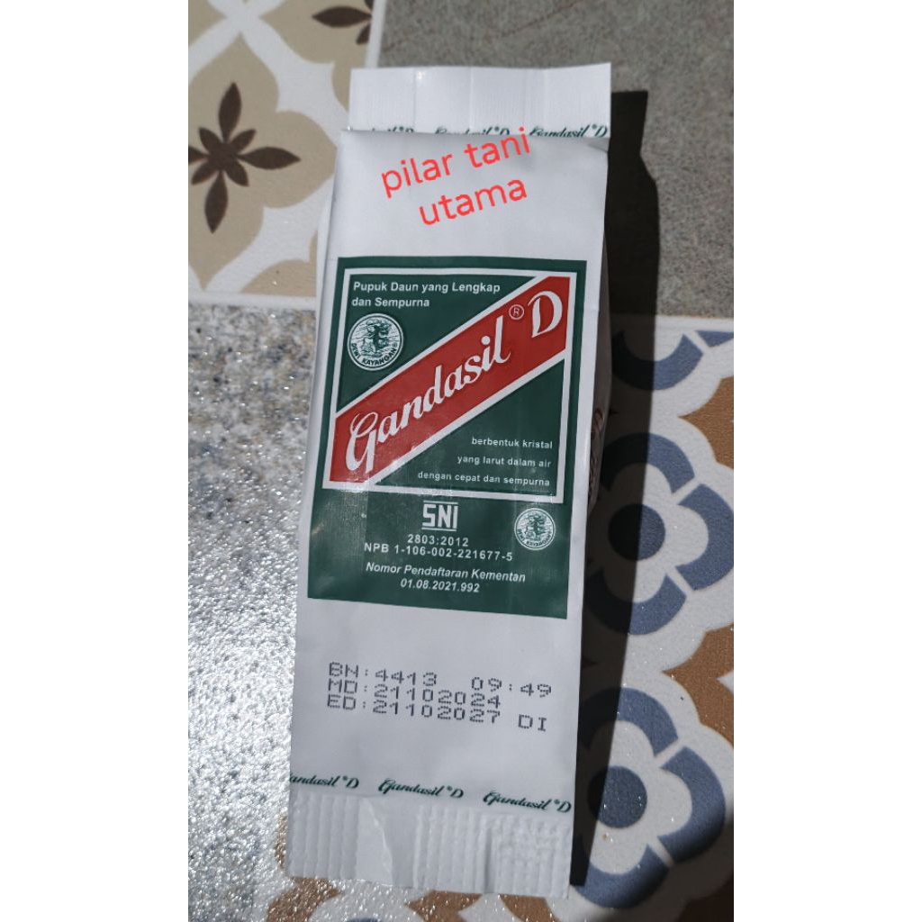 pupuk gandasil B 100 gram dan gandasil D 100 gram