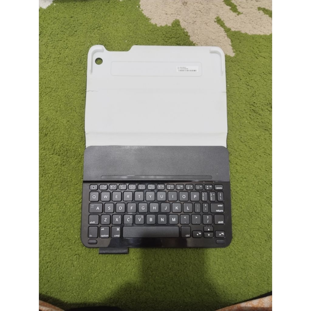 Logitech ultrathin keyboard folio m1 for ipad