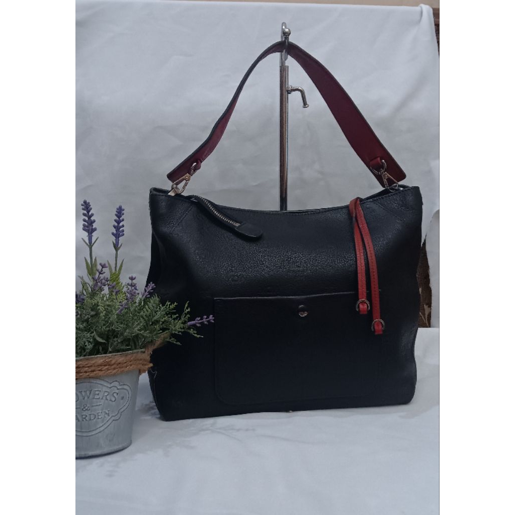 Tote bag MCM kulit asli hitam size Besar L seken preloved