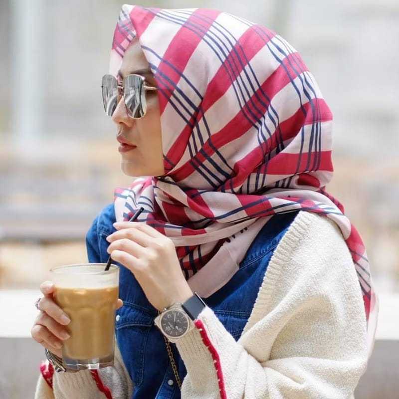 [SCOOP&CONE] Redteatowel  Hijab Persegi