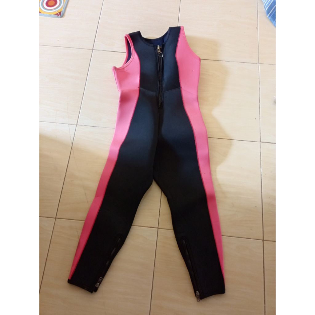 wetsuit