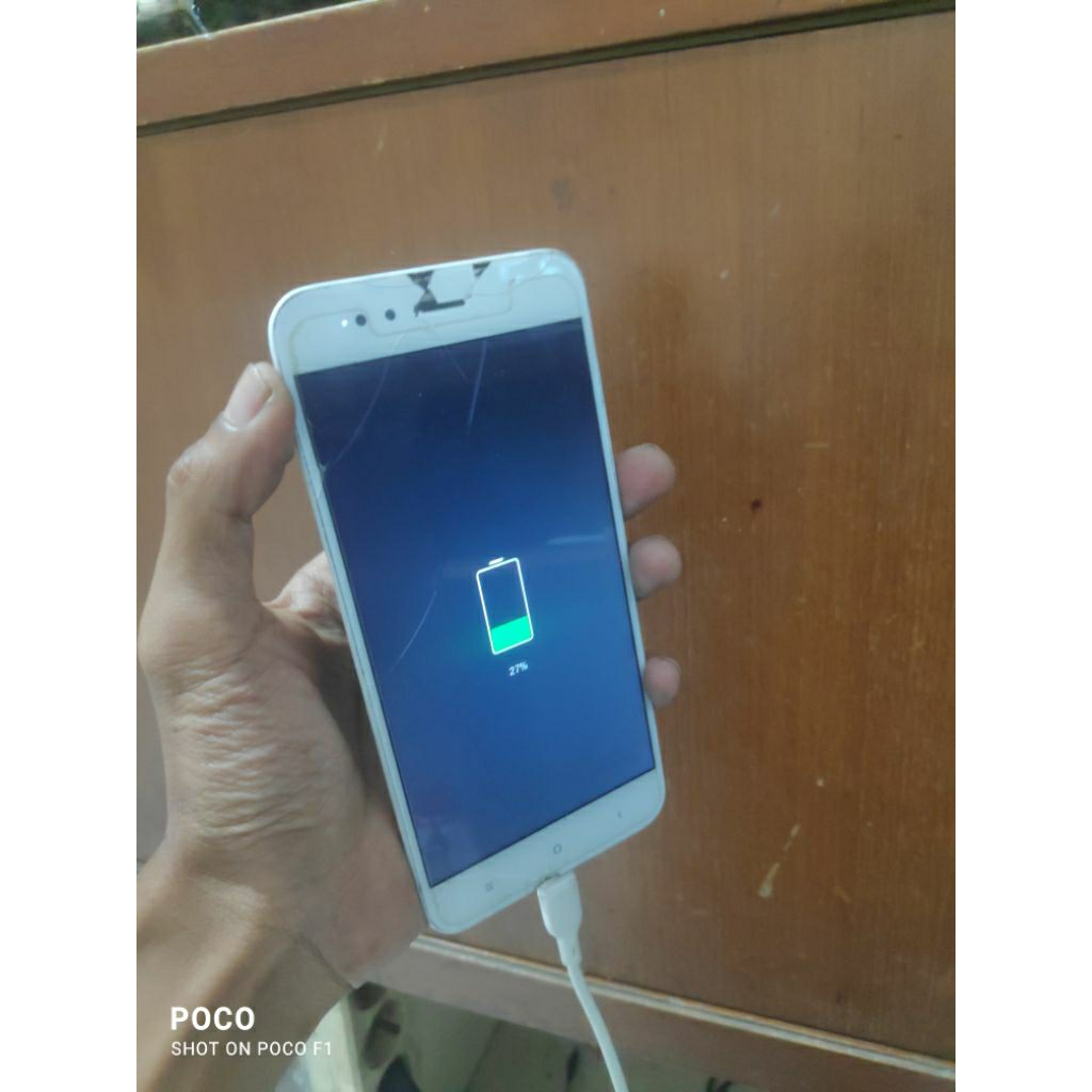 xiami Redmi Mi A1 kondisi mesin hidup lcd bagus Tc pecah