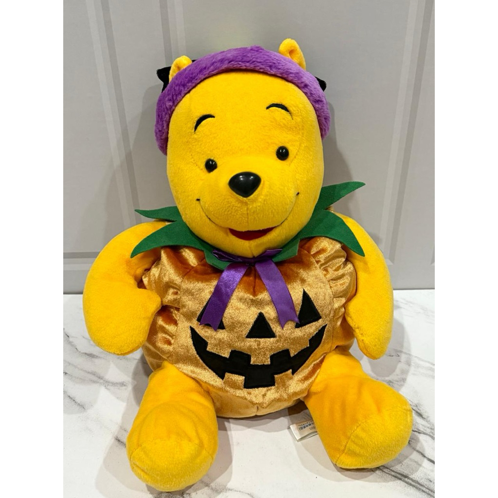 Boneka Plushie Winnie the Pooh Halloween Labu Disney Sega