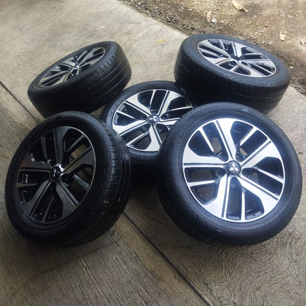 velg xpander ultimate 2018 R16 pcd 5x114 + ban.